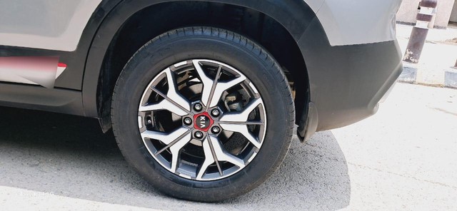 Second-hand 2019 Kia Seltos GTK for sale in New Delhi-5