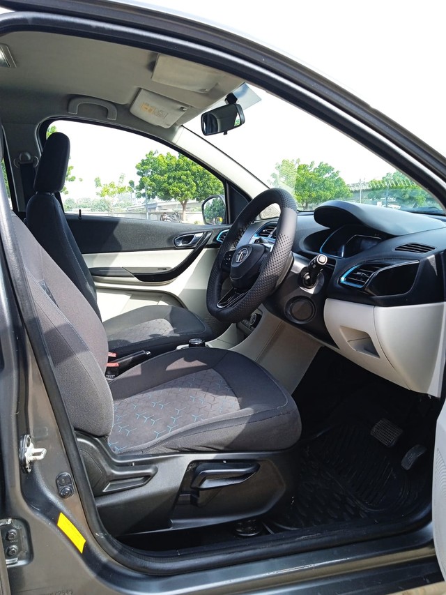 Second-hand 2021 Tata Tigor EV XZ Plus for sale in Ahmedabad-8