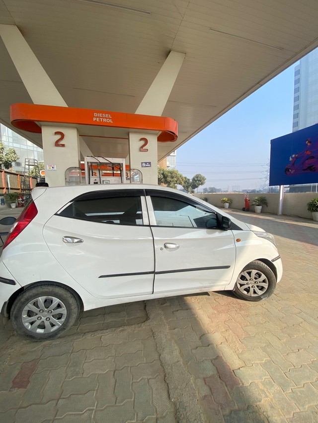 Second-hand 2014 Hyundai EON Magna Optional for sale in Gurgaon-2