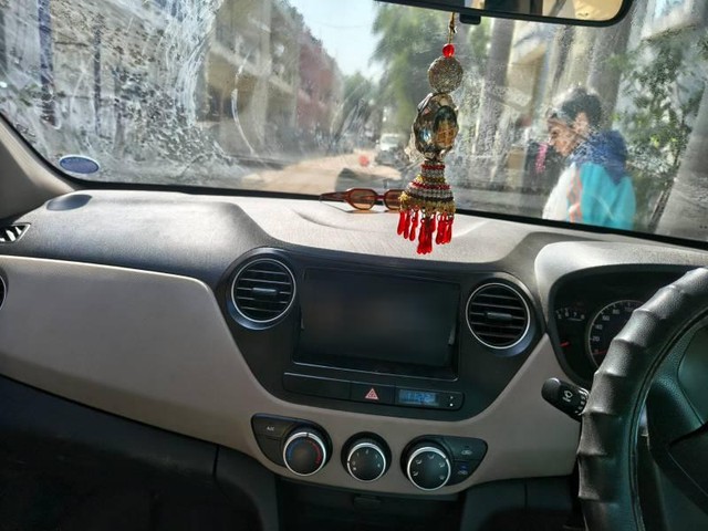 Second-hand 2015 Hyundai i10 Magna 1.1L for sale in Lucknow-0