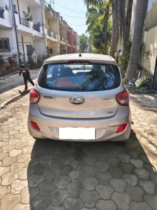 Second-hand 2015 Hyundai i10 Magna 1.1L for sale in Lucknow-8