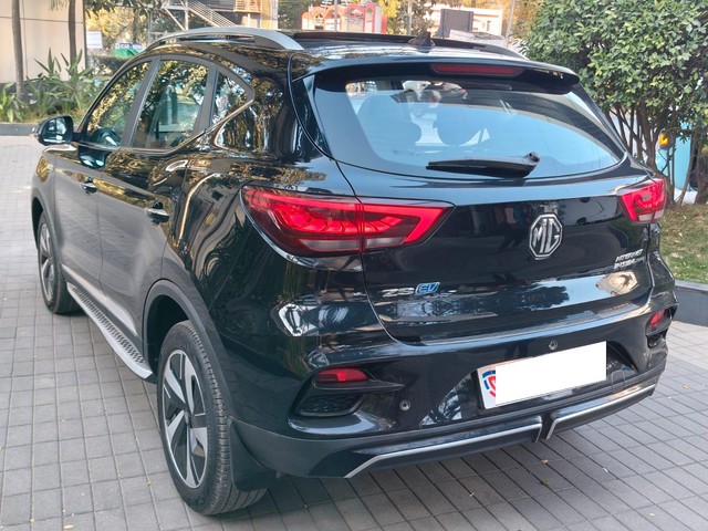 Second-hand 2023 MG ZS EV Exclusive for sale in Bangalore-9