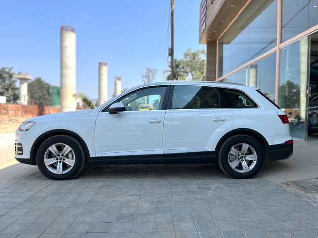 Second-hand 2016 Audi Q7 45 TDI Quattro Premium Plus for sale in Bangalore-3