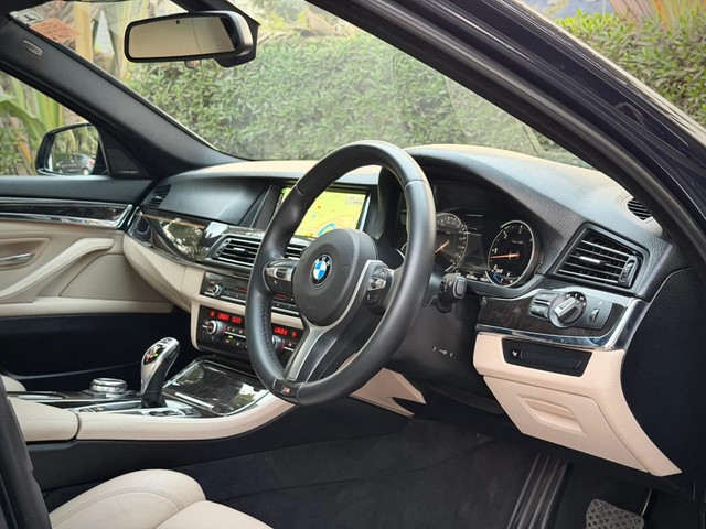 BMW 5 Series 530d M Sport Second-hand 2015 BMW 5 Series 530d M Sport for sale in Surat-17