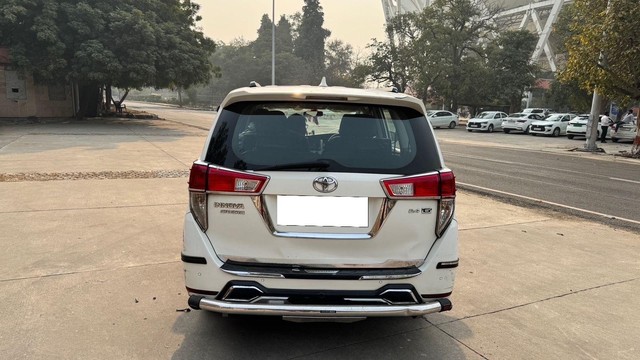 Second-hand 2022 Toyota Innova Crysta 2.4 GX 7 STR AT for sale in New Delhi-1