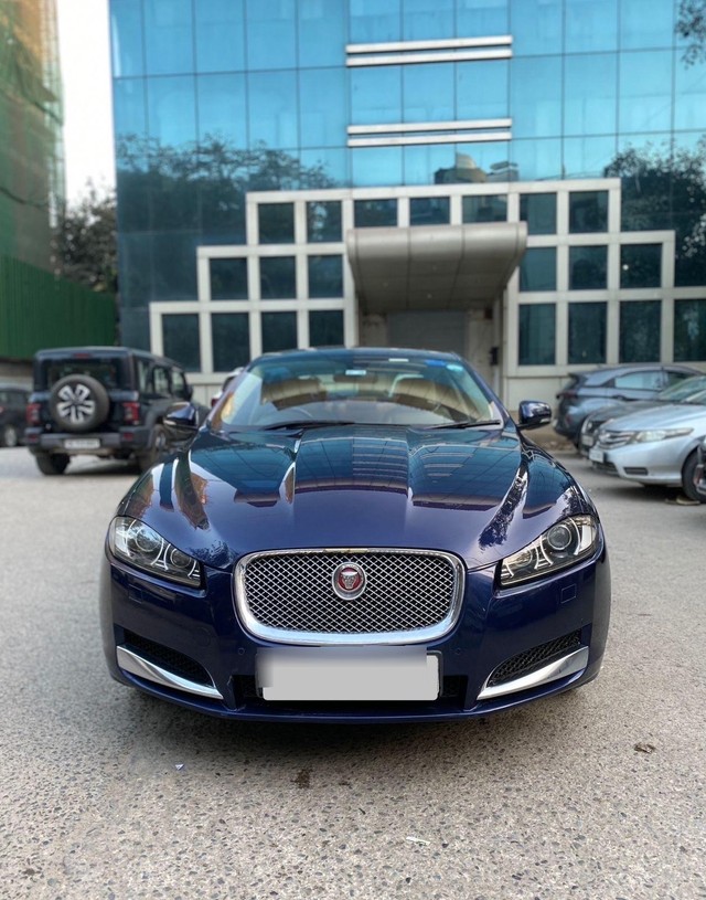 Second-hand 2016 Jaguar XF 2.0 Litre Petrol for sale in New Delhi-4