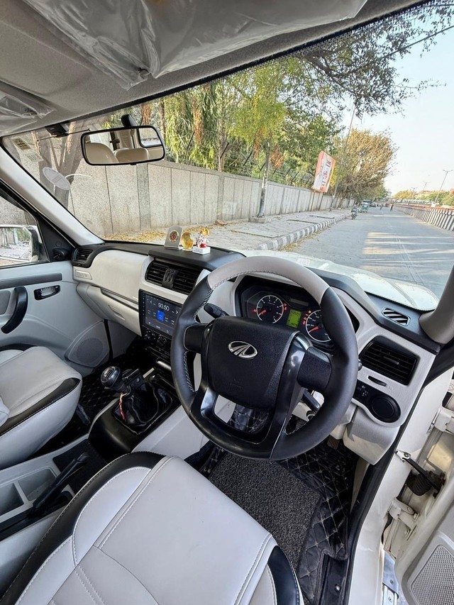 Second-hand 2022 Mahindra Scorpio S5 for sale in New Delhi-8