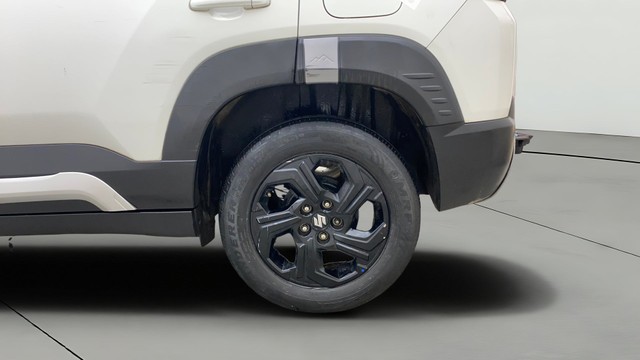 Second-hand 2023 Maruti Brezza Zxi CNG for sale in Hyderabad-27