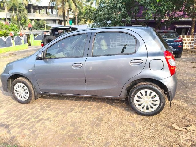 Second-hand 2014 Toyota Etios Liva G for sale in Goa-2