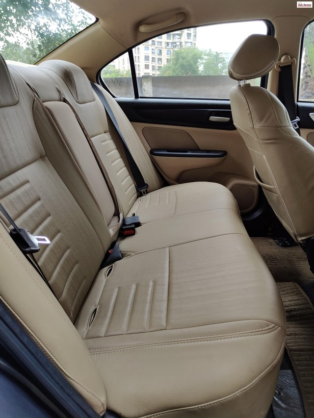 Second-hand 2023 Honda Amaze 2nd Gen VX for sale in Surat-9