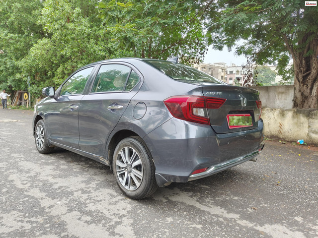 Second-hand 2023 Honda Amaze 2nd Gen VX for sale in Surat-3