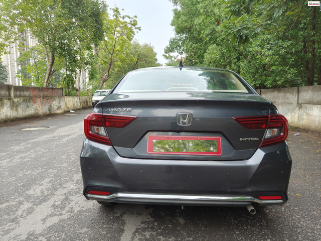 Second-hand 2023 Honda Amaze 2nd Gen VX for sale in Surat-2