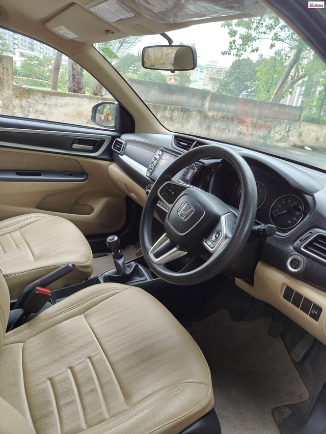 Second-hand 2023 Honda Amaze 2nd Gen VX for sale in Surat-8