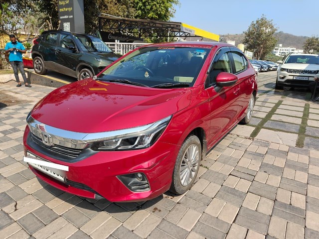Second-hand 2022 Honda City V MT for sale in Pune-3