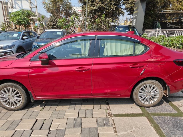 Second-hand 2022 Honda City V MT for sale in Pune-2