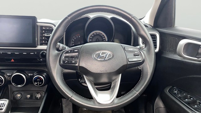 Second-hand 2019 Hyundai Venue SX Turbo BSIV for sale in Kochi-12