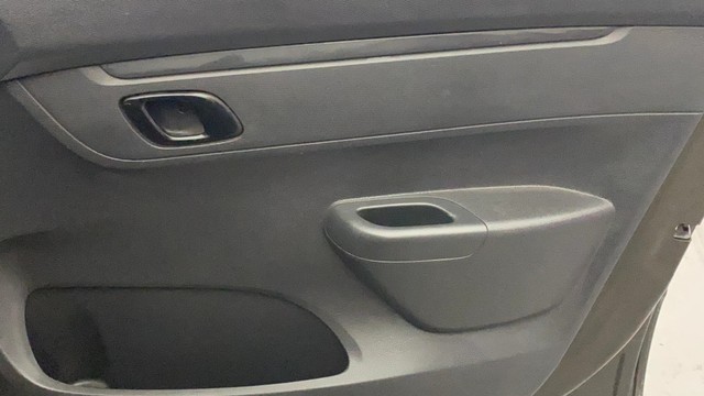 Second-hand 2016 Renault KWID RXT Optional for sale in Kochi-17