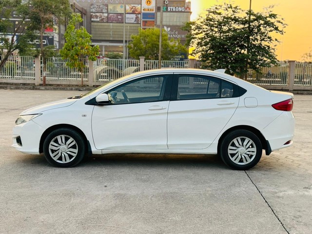 Second-hand 2014 Honda City i DTEC SV for sale in Ahmedabad-3