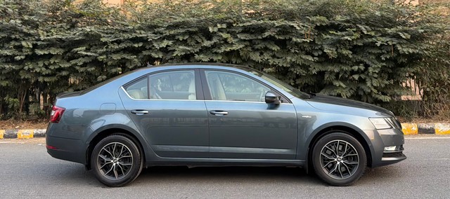 Second-hand 2020 Skoda Octavia 1.8 TSI AT L K for sale in New Delhi-1