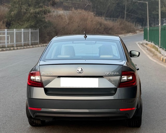 Second-hand 2020 Skoda Octavia 1.8 TSI AT L K for sale in New Delhi-3