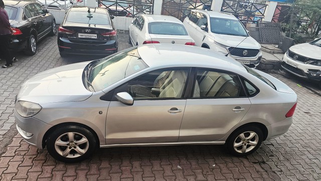 Second-hand 2012 Skoda Rapid 1.6 MPI AT Elegance for sale in Pune-5