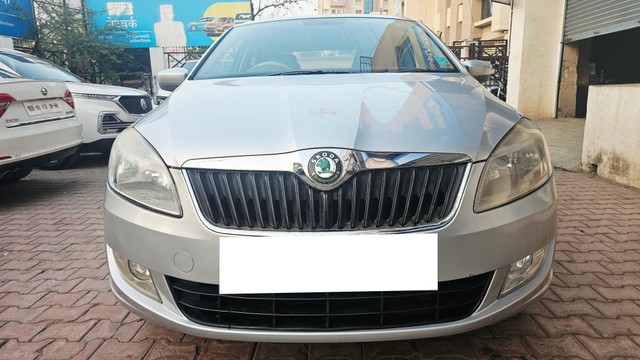Second-hand 2012 Skoda Rapid 1.6 MPI AT Elegance for sale in Pune-8