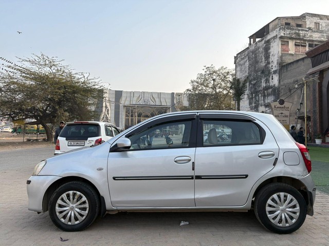 Second-hand 2014 Toyota Etios Liva Petrol TRD Sportivo for sale in New Delhi-10
