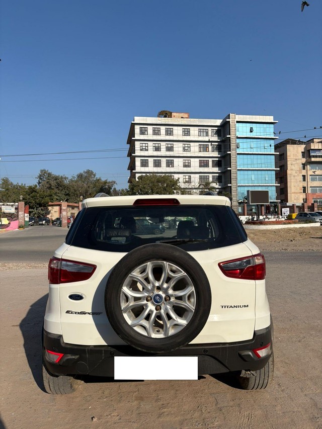 Second-hand 2015 Ford Ecosport 1.5 Ti VCT MT Titanium for sale in New Delhi-2