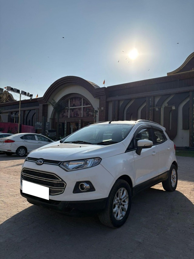 Second-hand 2015 Ford Ecosport 1.5 Ti VCT MT Titanium for sale in New Delhi-4
