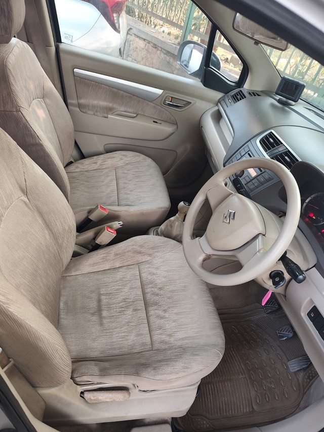 Maruti Suzuki Ertiga VXI Second-hand 2013 Maruti Suzuki Ertiga VXI for sale in New Delhi-5