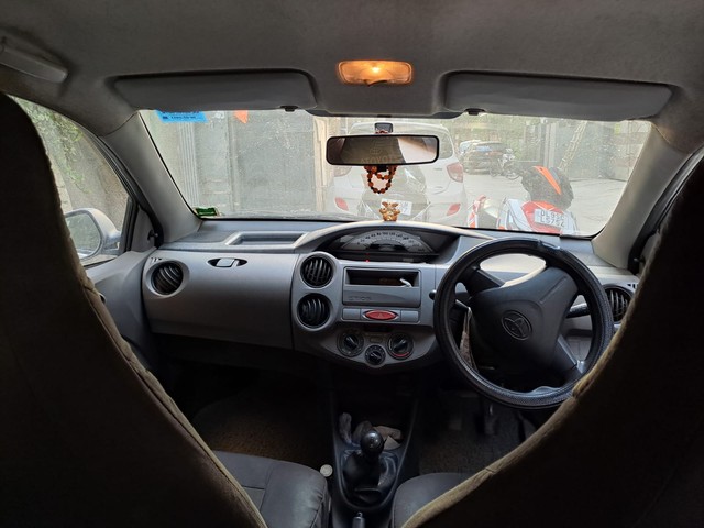 Second-hand 2011 Toyota Etios Liva G for sale in New Delhi-6