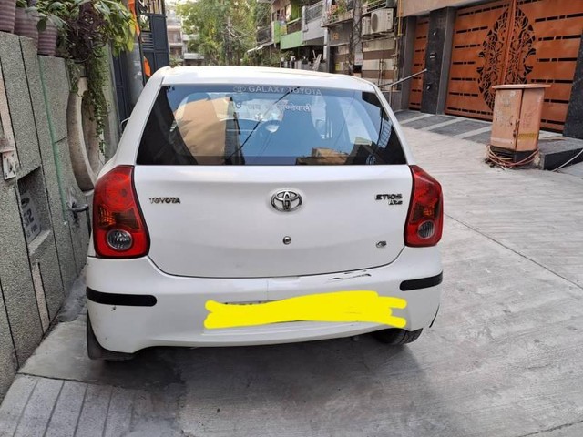 Second-hand 2011 Toyota Etios Liva G for sale in New Delhi-4