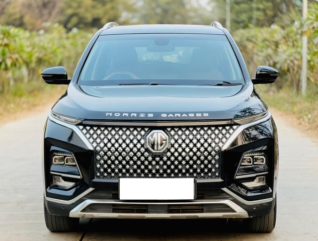 Second-hand 2023 MG Hector Plus Sharp Diesel MT for sale in Ahmedabad-5