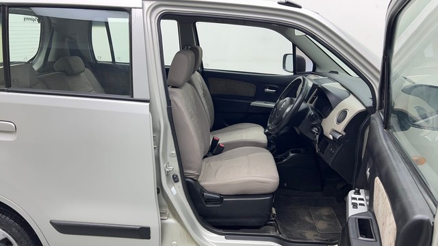 Second-hand 2015 Maruti Wagon R VXI for sale in Gurgaon-15