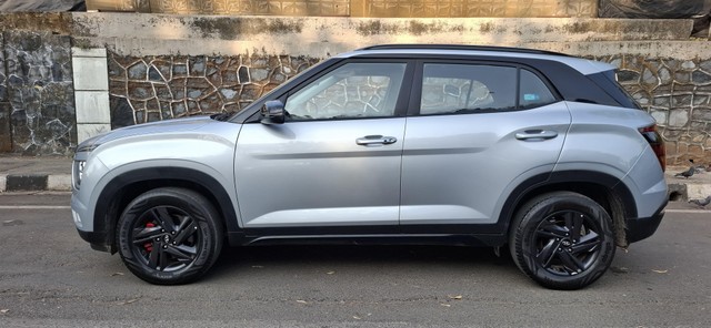Second-hand 2023 Hyundai Creta S Plus Knight for sale in Mumbai-3