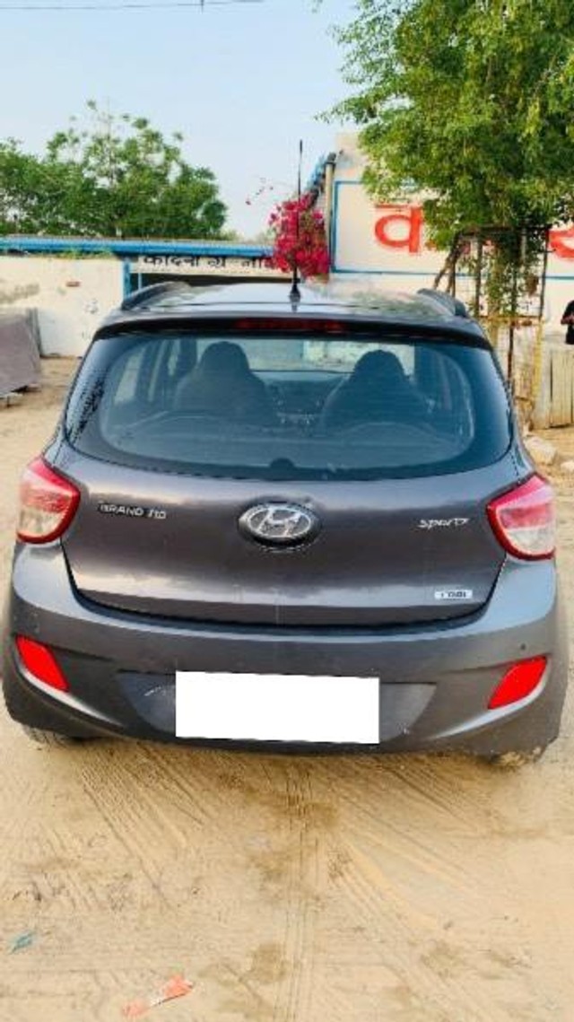 Second-hand 2016 Hyundai Grand i10 Sportz for sale in Churu-12