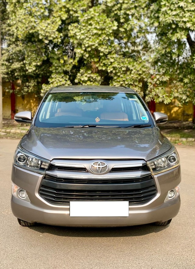 Second-hand 2018 Toyota Innova Crysta 2.4 VX MT 8S BSIV for sale in New Delhi-18