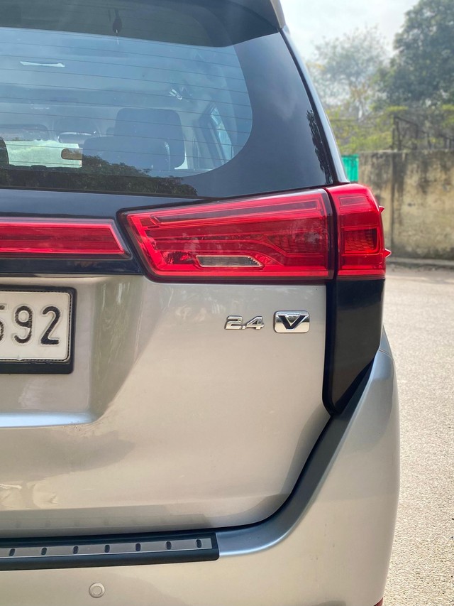 Second-hand 2018 Toyota Innova Crysta 2.4 VX MT 8S BSIV for sale in New Delhi-7