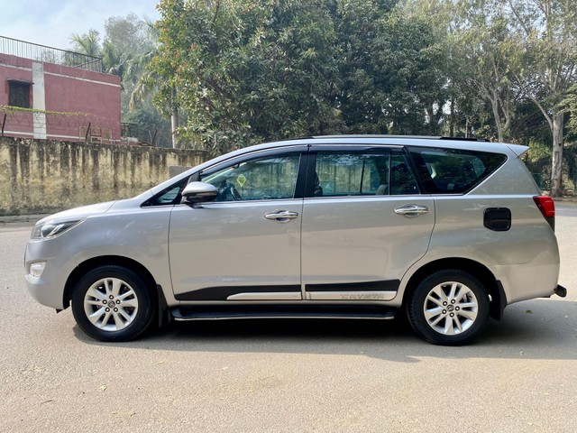 Second-hand 2018 Toyota Innova Crysta 2.4 VX MT 8S BSIV for sale in New Delhi-3