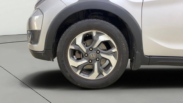 Second-hand 2017 Honda BR-V i-VTEC V MT for sale in Thane-26