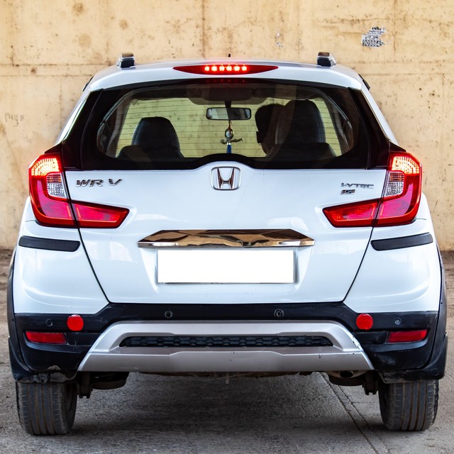Second-hand 2017 Honda WR-V i-VTEC S for sale in Ahmedabad-15