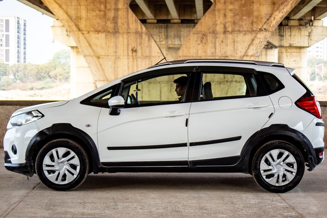 Second-hand 2017 Honda WR-V i-VTEC S for sale in Ahmedabad-4