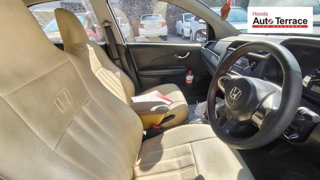 Second-hand 2017 Honda Brio VX AT for sale in Pune-4
