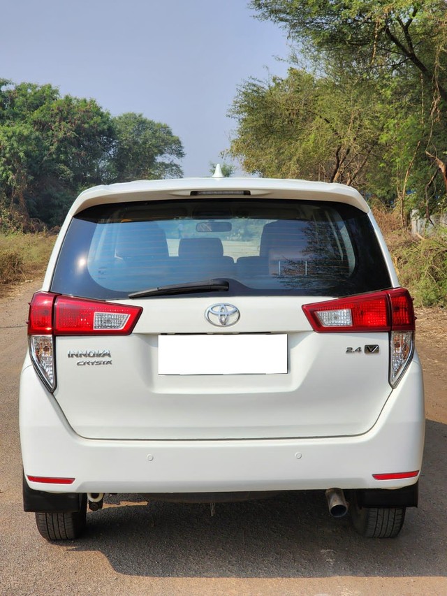 Second-hand 2017 Toyota Innova Crysta 2.4 VX MT BSIV for sale in Nashik-1