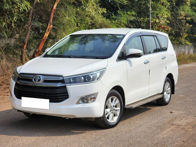 Second-hand 2017 Toyota Innova Crysta 2.4 VX MT BSIV for sale in Nashik-2