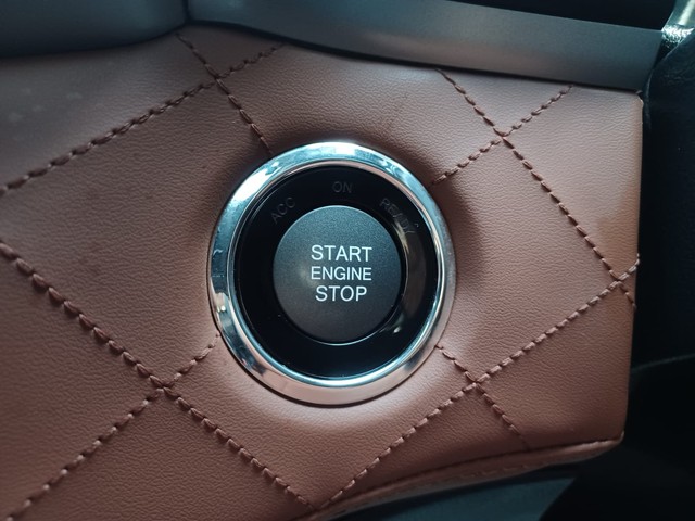 Second-hand 2021 Mahindra Alturas G4 4X4 AT for sale in Mumbai-10