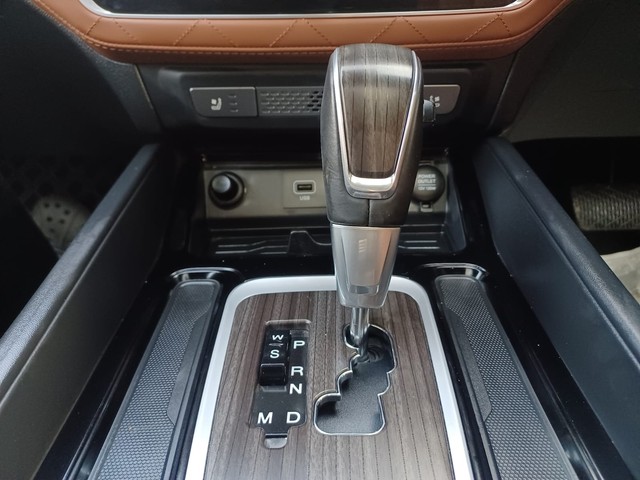 Second-hand 2021 Mahindra Alturas G4 4X4 AT for sale in Mumbai-11