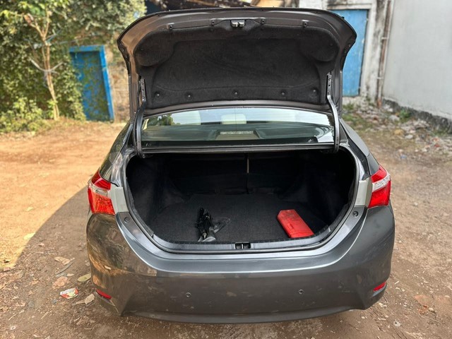 Second-hand 2016 Toyota Corolla Altis G MT for sale in Kolkata-10