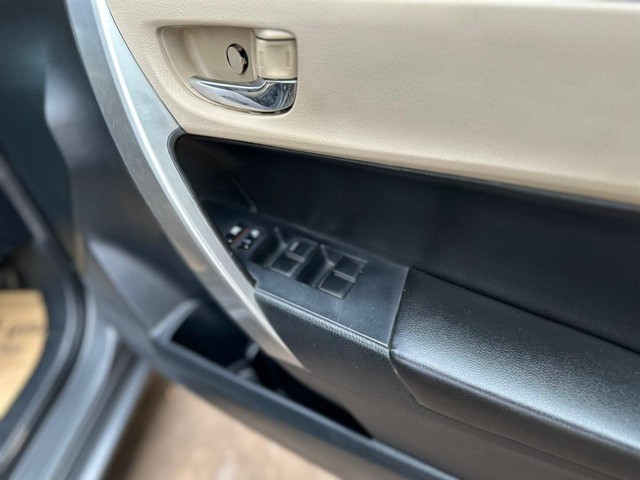 Second-hand 2016 Toyota Corolla Altis G MT for sale in Kolkata-11