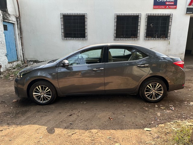 Second-hand 2016 Toyota Corolla Altis G MT for sale in Kolkata-3